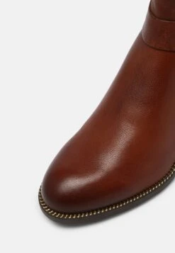 Tamaris Korte Laarzen - Maroon -Dames Kledings Winkel 1af3e01522aa47678a725f6d1b110554