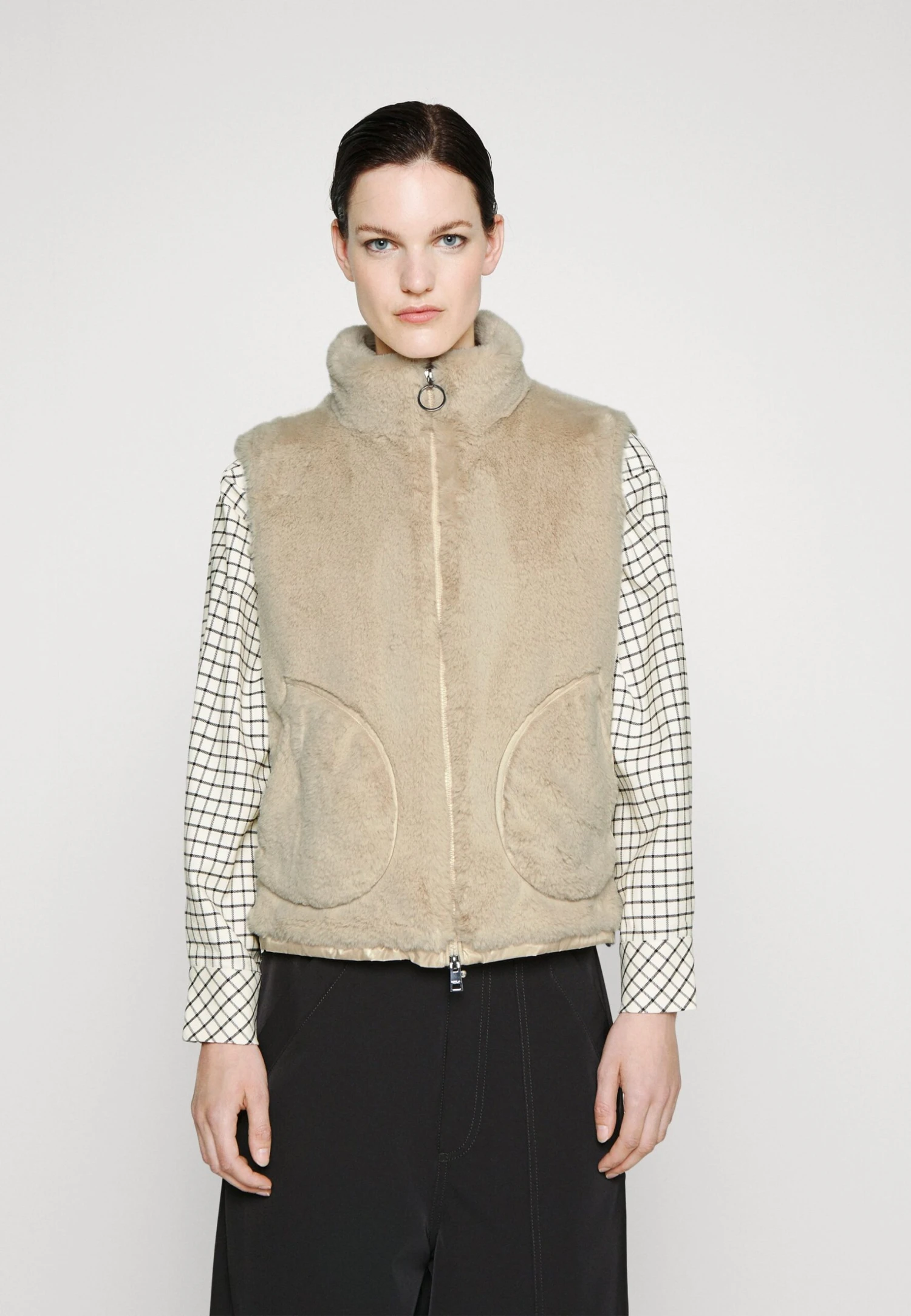 MARC CAIN Bodywarmer - Almond Milk 3 MARC CAIN Bodywarmer - Almond Milk