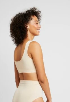 Magic Bodyfashion Comfort Bra - Bustier - Nude 9 Magic Bodyfashion Comfort Bra - Bustier - Nude -Dames Kledings Winkel 22e5b1375dc8427e8bffbfac02e66caa