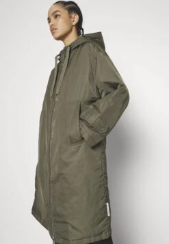 Marc O'Polo Coat Long Padded Fixed Hood Zipper Drawstring Waist - Parka - Olive Crop -Dames Kledings Winkel 25a62c9ca4b744d3829cf8aa948cc204