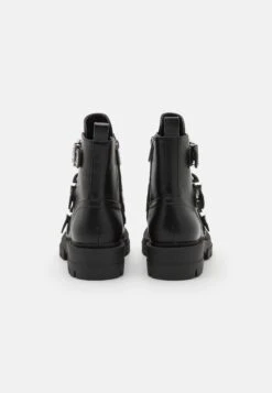 Guess Obian - Cowboy-/Bikerlaarsjes - Black 9 Guess Obian - Cowboy-/Bikerlaarsjes - Black -Dames Kledings Winkel 2ace671b6b5a4436a1bb6e0e09f72917