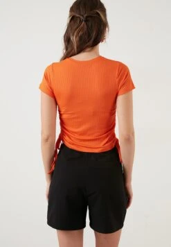 LELA Slim Fit - Blouse - Orange Color 8 LELA Slim Fit - Blouse - Orange Color -Dames Kledings Winkel 323c3059bcb14b7fbb5c97566d7cb43c