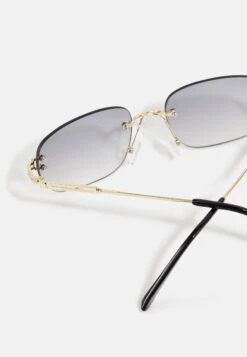 Jack & Jones Jacberlin Unisex - Zonnebril - Purple Magic 8 Jack & Jones Jacberlin Unisex - Zonnebril - Purple Magic -Dames Kledings Winkel 32ea2c07141a4a30b0ee5edba7c6dc45