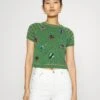 MAX & Co. Collier - T-Shirt Print - Green 1 MAX & Co. Collier - T-Shirt Print - Green -Dames Kledings Winkel 3ff1e04a739c414d9aa58a78f8cd9eb2