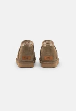 Ugg Korte Laarzen - Marrone -Dames Kledings Winkel 55d033a2145a4c5d840dfd15f0ca981f