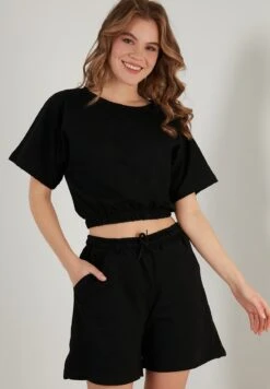 LELA Two Piece Set - Regular Fit - Shorts - Black