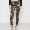 JUST CAVALLI Super Trousers Pocket - Straight Leg Jeans - Honey Mustard -Dames Kledings Winkel 64d08b0c07a84fb9a6ca3a27f73f4364