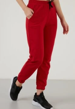 LELA Slim Fit - Trainingsbroek - Red 9 LELA Slim Fit - Trainingsbroek - Red -Dames Kledings Winkel 6896e69fe70040048443b16ad7f70ad2