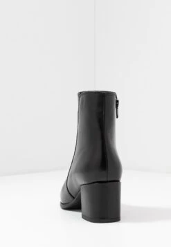 Anna Field Leather - Korte Laarzen - Black 14 Anna Field Leather - Korte Laarzen - Black -Dames Kledings Winkel 728bd49fd0604d5f9c7b683a8852520a