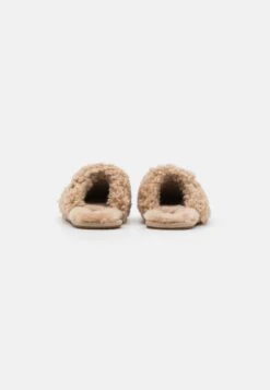 Ugg Maxi Curly Slide - Pantoffels - Sand 11 Ugg Maxi Curly Slide - Pantoffels - Sand -Dames Kledings Winkel 7a5c0c81c53845faaf6e05c68bd00159
