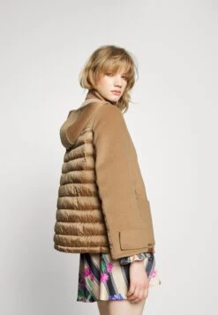 MAX & Co. Mela - Jas - Camel -Dames Kledings Winkel 8056b74b2f7c46e4b4b947a86cb044e6