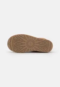 Ugg Classic Mini Regenerate - Korte Laarzen - Chestnut -Dames Kledings Winkel 80f8d0dc0c40421ca6931ea68b3ccfb9