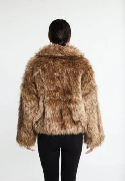 Faina Dulcey - Winterjas - Braun -Dames Kledings Winkel 85a8217e007644a8a56b4a449d8f6042