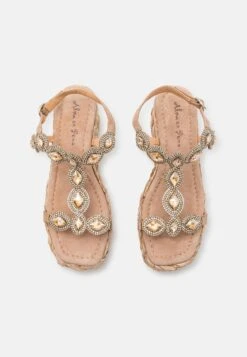 Alma En Pena Sandalen Met Sleehak - Beige -Dames Kledings Winkel 95ad3eb72c8b4812b064e413e60bd6f5