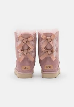 Ugg Bailey Bow - Korte Laarzen - Rose Grey 11 Ugg Bailey Bow - Korte Laarzen - Rose Grey -Dames Kledings Winkel 9c242b3c6b994e2da84b5c62e188470b