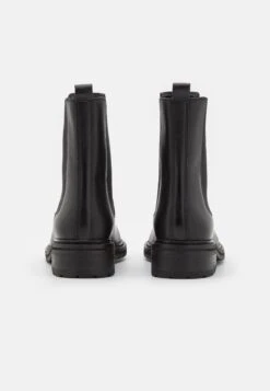 Clarks Tilham Chelsea - Korte Laarzen - Black 11 Clarks Tilham Chelsea - Korte Laarzen - Black -Dames Kledings Winkel 9da2bef0b57c4b82873c70bc0977f37d