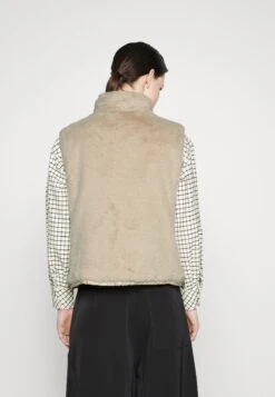 MARC CAIN Bodywarmer - Almond Milk 10 MARC CAIN Bodywarmer - Almond Milk -Dames Kledings Winkel c0af58d728c5438988a3c75553ac1b7b