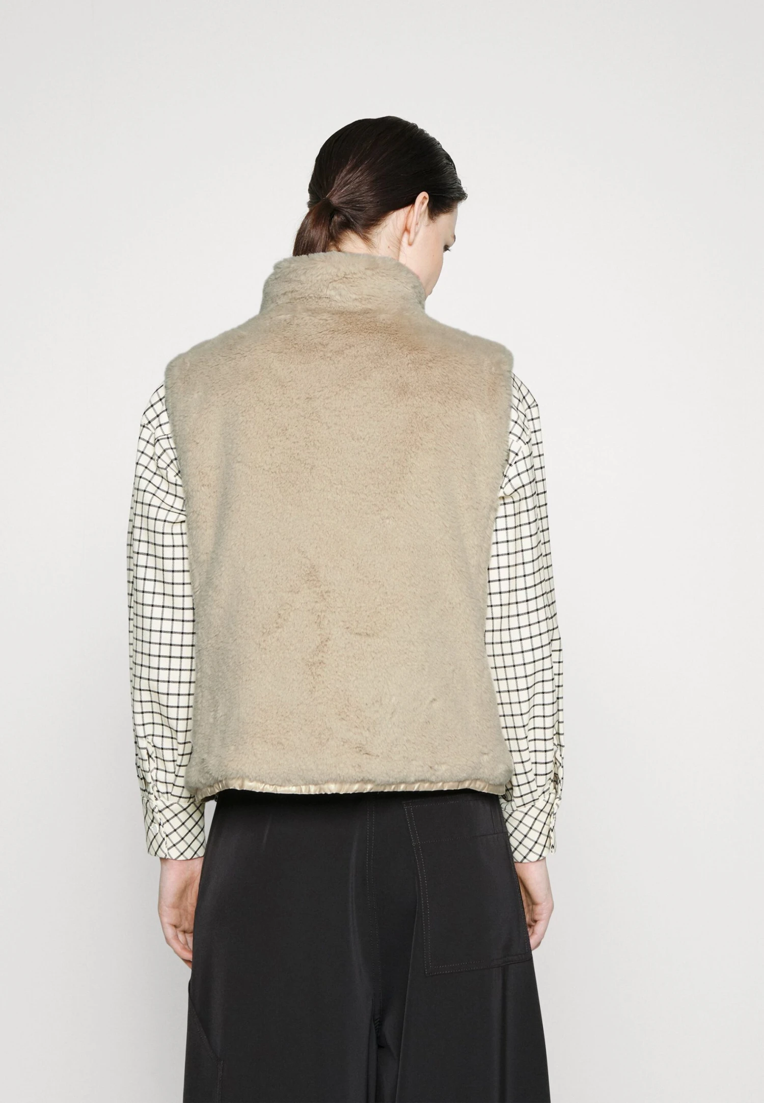 MARC CAIN Bodywarmer - Almond Milk 5 MARC CAIN Bodywarmer - Almond Milk - Afbeelding 3