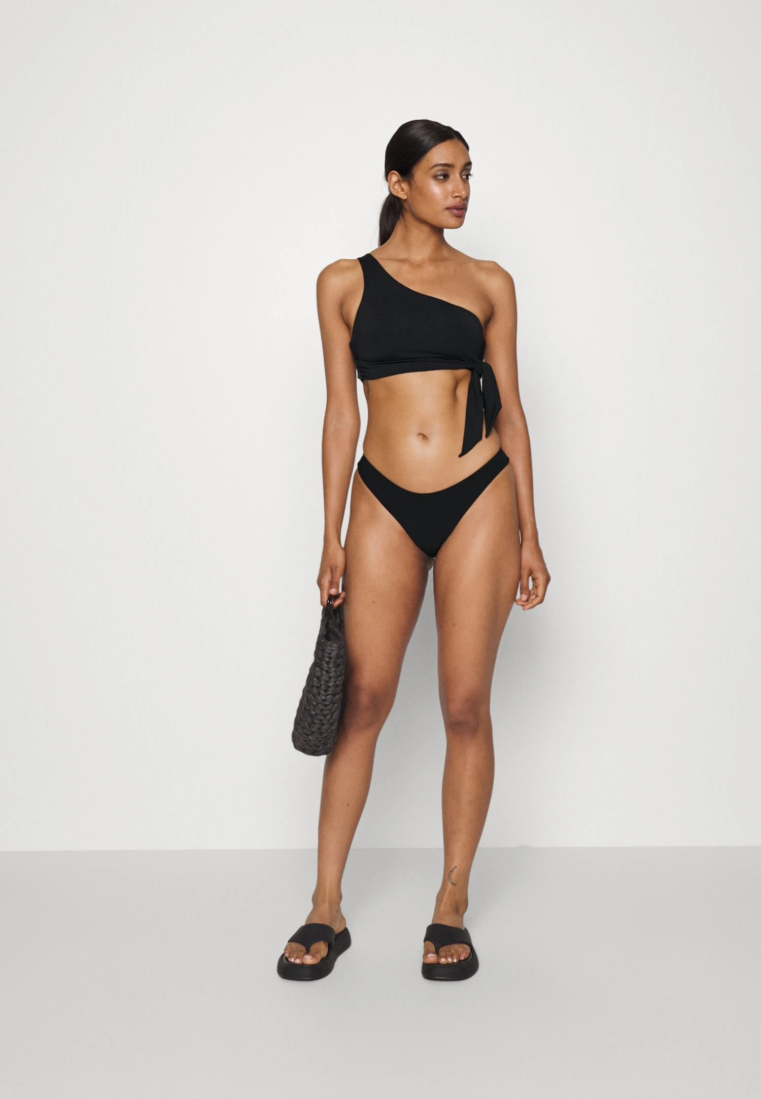 Seafolly Collective One Shoulder- Bikinitop - Black 4 Seafolly Collective One Shoulder- Bikinitop - Black - Afbeelding 2
