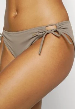 Bruno Banani Triangle Set - Bikini - Stone 13 Bruno Banani Triangle Set - Bikini - Stone -Dames Kledings Winkel c8df7db524bf40d28ae07bd4c86a1468