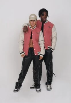 Lamar Varsity Jacket Unisex - Imitatieleren Jas - Coral -Dames Kledings Winkel da79dc0c8f6446288071845f3a0ab1e8