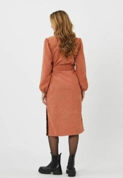 Moves Kilban - Blousejurk - Hot Sauce -Dames Kledings Winkel dd9aa3086c134bc9b6e02706fe4a470f