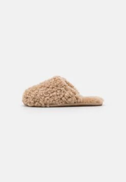 Ugg Maxi Curly Slide - Pantoffels - Sand 9 Ugg Maxi Curly Slide - Pantoffels - Sand -Dames Kledings Winkel e00f3c72de044c6fb05022197d52779e