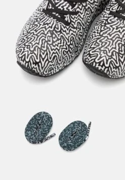 Uno - Sneakers Laag - Black/White 13 Uno - Sneakers Laag - Black/White -Dames Kledings Winkel e15017e786444988a9e10e43c3562a1c