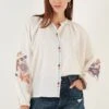 LELA Blouse - White 2 LELA Blouse - White -Dames Kledings Winkel f0ef1dc2e8e241c2a5b004eec4628d80
