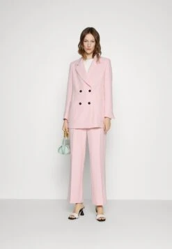 MARC CAIN Blazer - Soft Powder Pink 11 MARC CAIN Blazer - Soft Powder Pink -Dames Kledings Winkel f79c8fb4a197412eabcdc7cf4d19fb3f