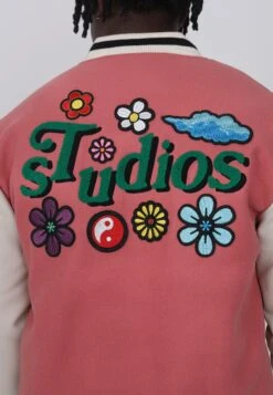 Lamar Varsity Jacket Unisex - Imitatieleren Jas - Coral -Dames Kledings Winkel f986d7d94a644611ab0775d98e9acc81