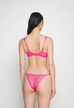 AGENT PROVOCATEUR Lorna Bra - Beugel Bh - Fuchsia -Dames Kledings Winkel fd8c5d12d6dd4c64ae71ec0375460dbf
